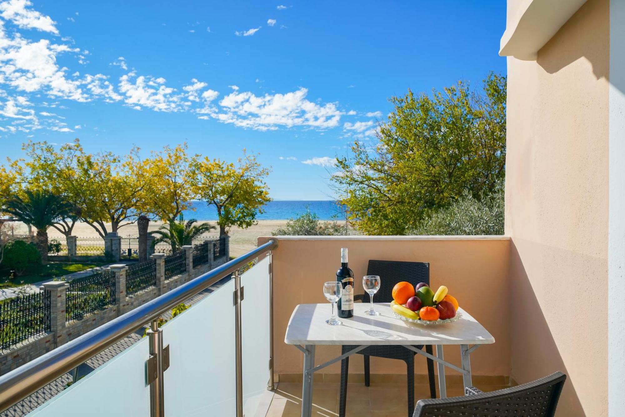 Opalium Beach Front Suites Potos Dış mekan fotoğraf