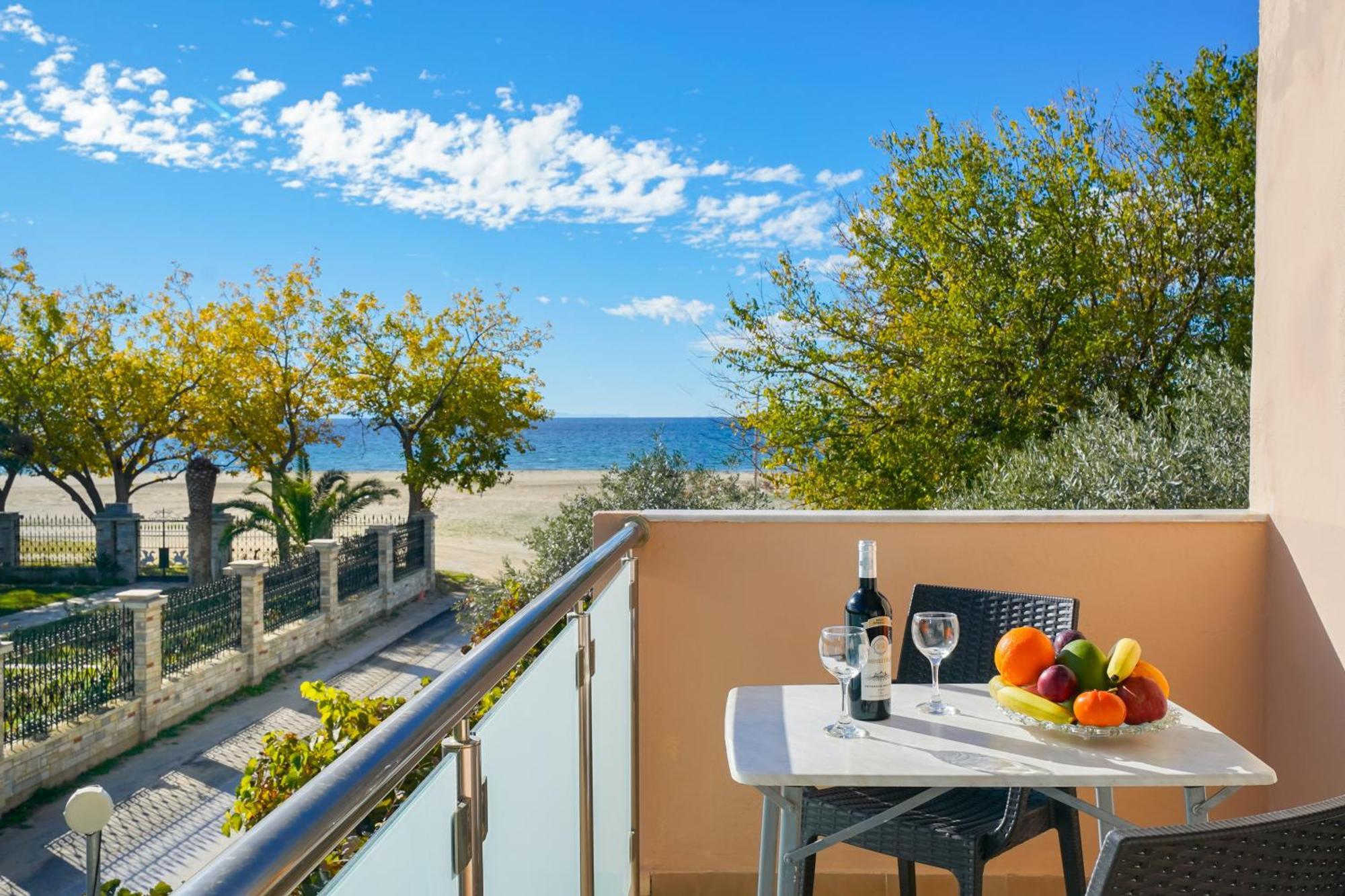 Opalium Beach Front Suites Potos Dış mekan fotoğraf