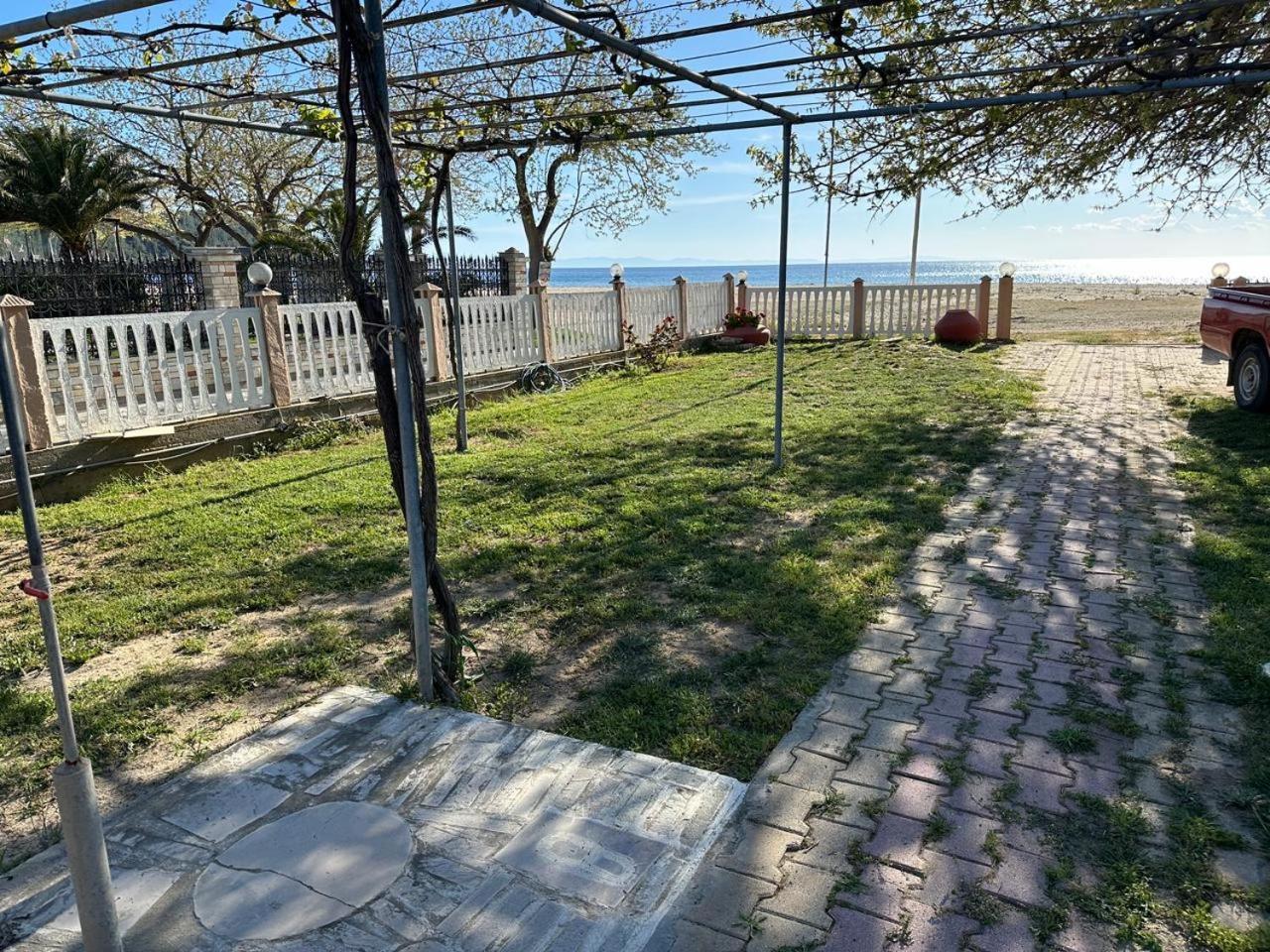 Opalium Beach Front Suites Potos Dış mekan fotoğraf