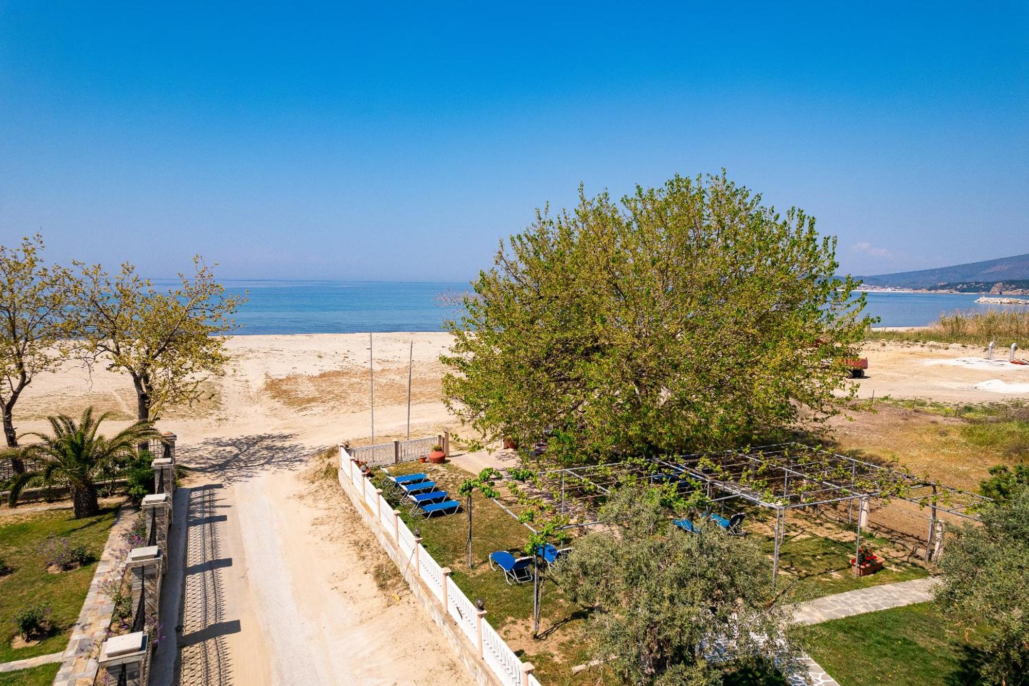 Opalium Beach Front Suites Potos Dış mekan fotoğraf