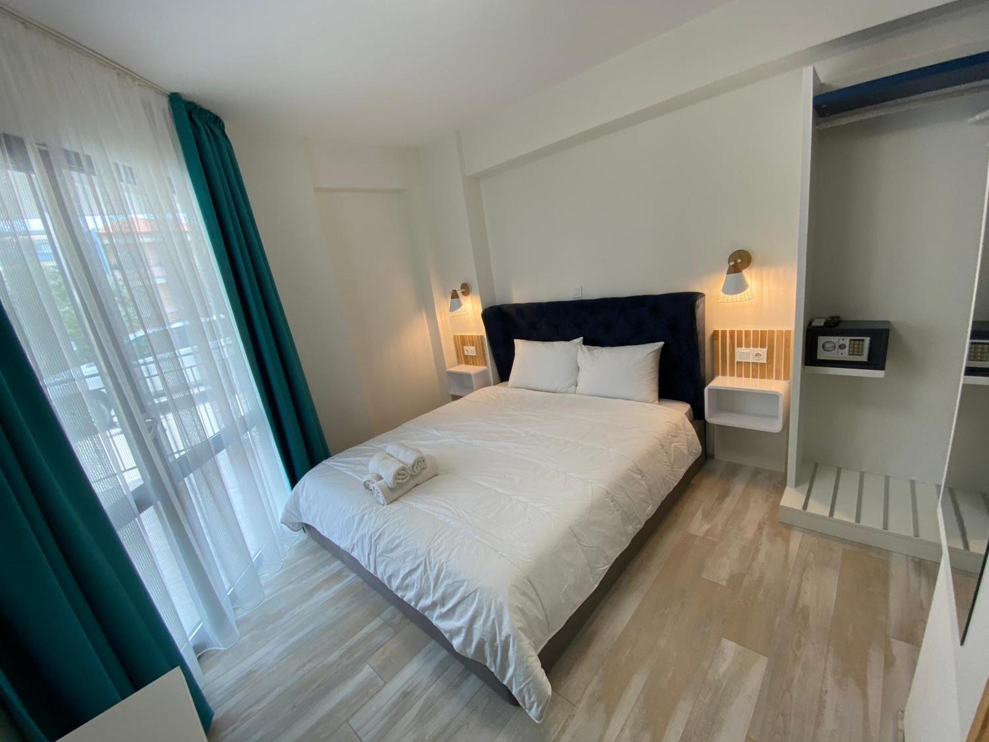 Opalium Beach Front Suites Potos Dış mekan fotoğraf