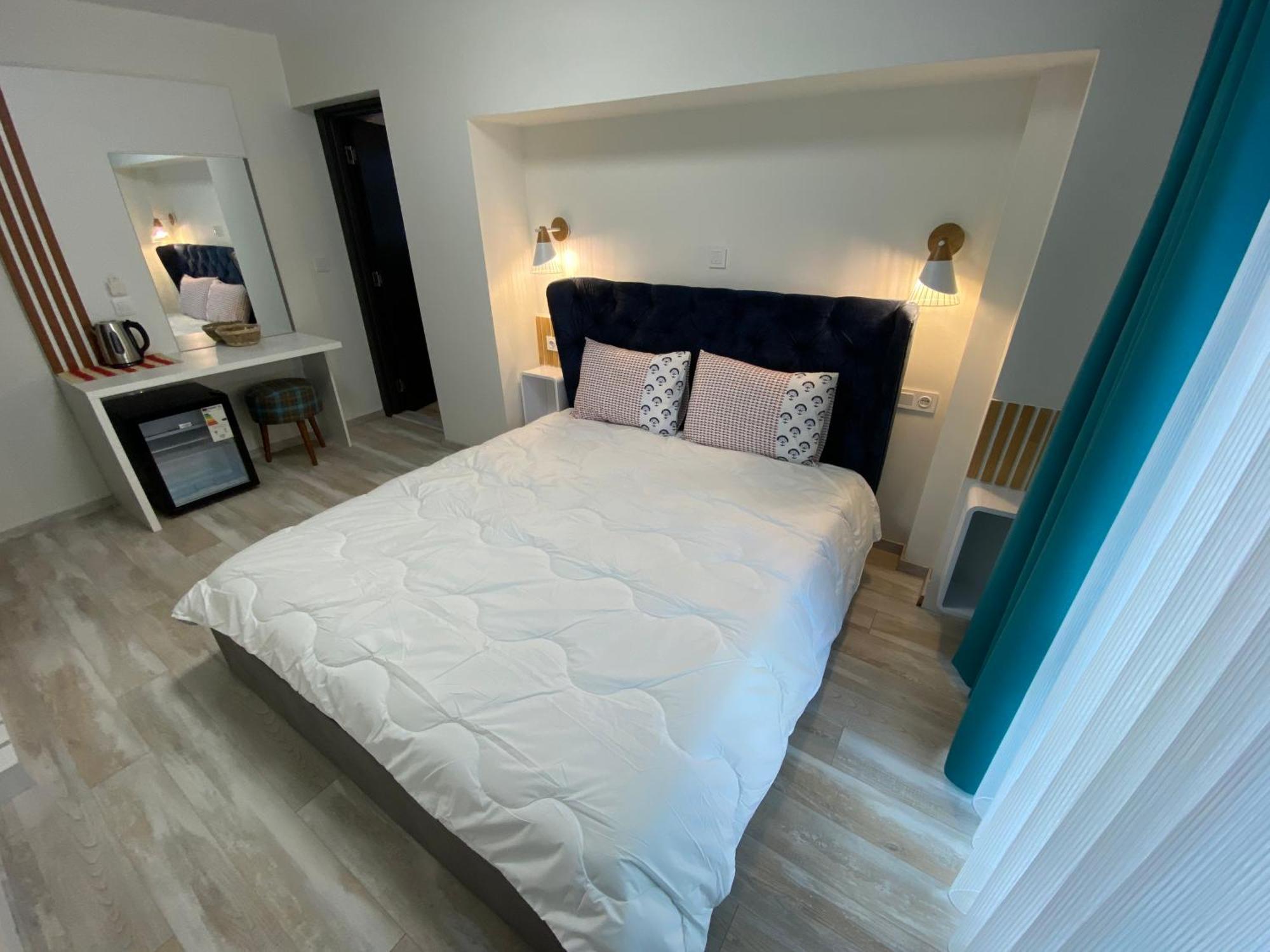 Opalium Beach Front Suites Potos Dış mekan fotoğraf