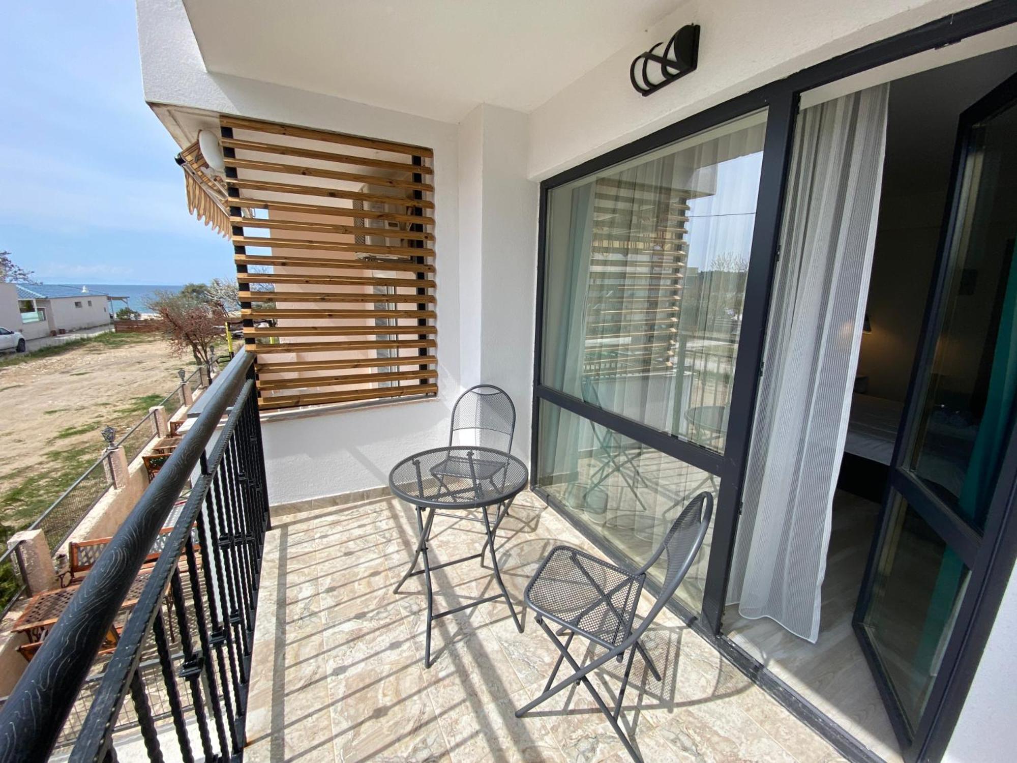 Opalium Beach Front Suites Potos Dış mekan fotoğraf
