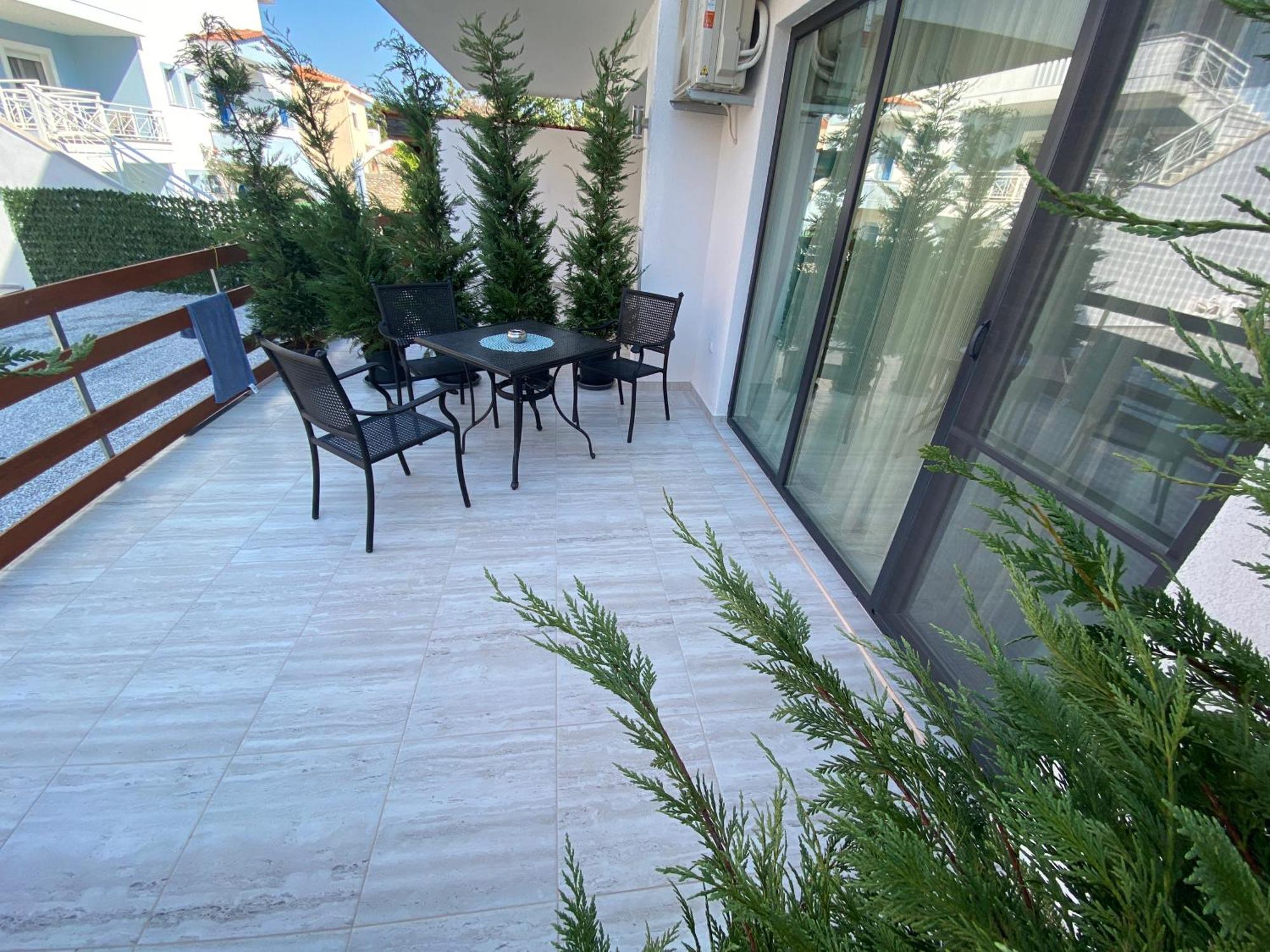 Opalium Beach Front Suites Potos Dış mekan fotoğraf